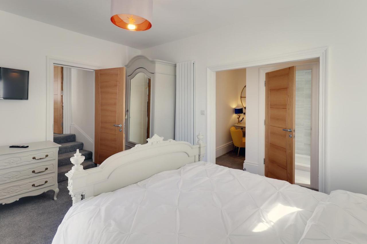 Master Accommodation Suite 2 Sea View With Balcony Hastings Ngoại thất bức ảnh